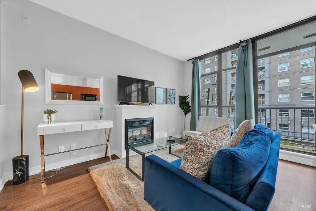 Apartment Lovely 2-Bedrooms Downtown Suite Free Parking Vancouver Canada