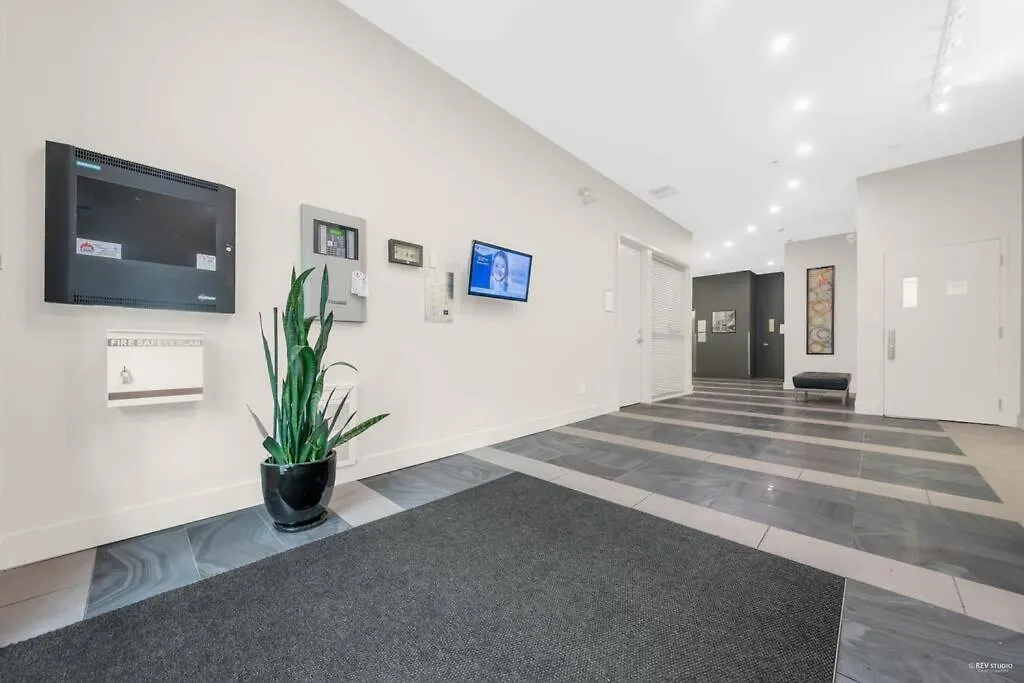 Lovely 2-Bedrooms Downtown Suite Free Parking Vancouver