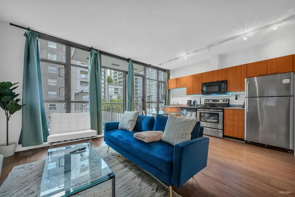 Lovely 2-Bedrooms Downtown Suite Free Parking Vancouver