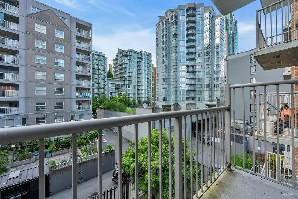 Apartment Lovely 2-Bedrooms Downtown Suite Free Parking Vancouver